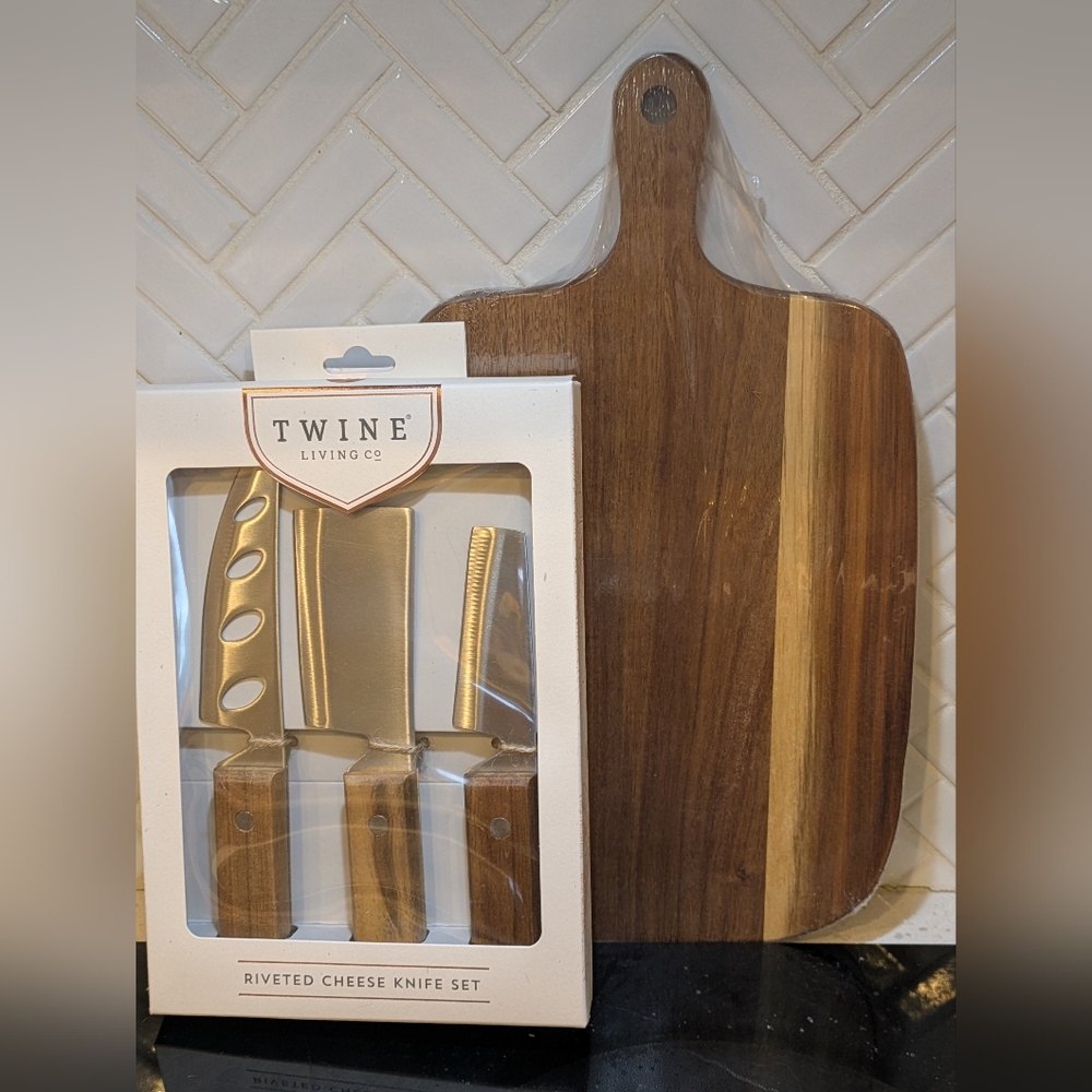 Cheese board and knives